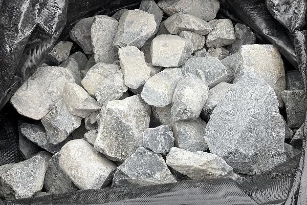 志賀石割栗（100-300mm）＜価格,サイズ,色＞｜庭ガーデニングの粋で