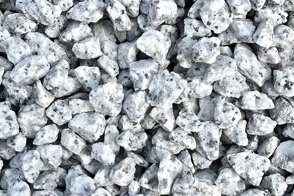 いなだ白川砂利12-20mm｜庭ガーデニングの粋でおしゃれな石の専門店