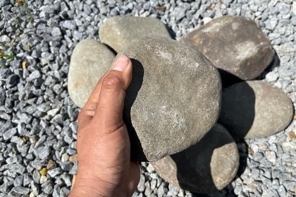 自ら作った石です 茶ごろた石延段100-200mm＜価格,サイズ,色＞｜庭ガーデニングの粋で