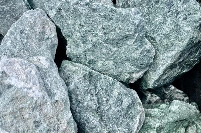 庭石？ 庭石 【ロックガーデン】 石 割栗石 【ワイルドロック S 110kg (22kgx5