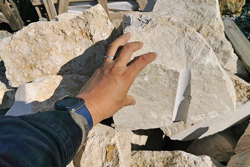 オフホワイトストーン 100-200mm｜庭ガーデニングの粋でおしゃれな石の