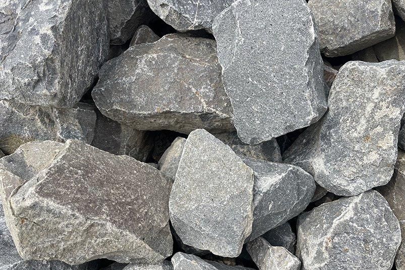 ブラウングレーロック（150-300mm）＜価格,サイズ,色＞｜庭