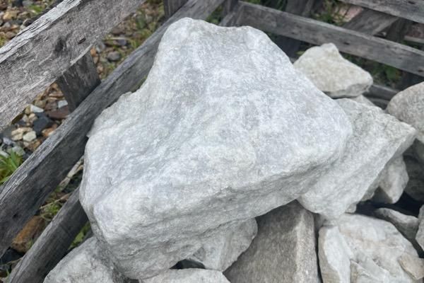 ピュアホワイトロック（100-200mm）｜庭ガーデニングの粋でおしゃれな