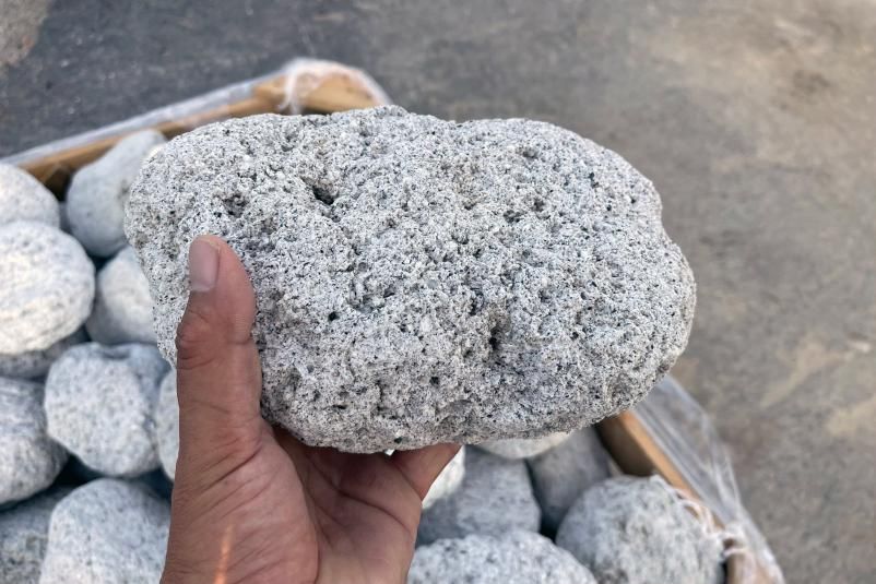 白溶岩 150-200mm＜価格,サイズ,色＞｜庭ガーデニングの粋でおしゃれな