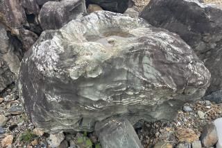 高山石 滝石|岐阜・愛知で庭石販売と庭造りのことなら揖斐川 高山石 滝石|岐阜・愛知で庭石販売と庭造りのことなら揖斐川