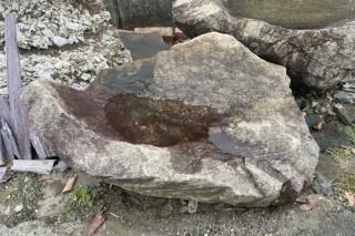 自然石 水鉢 茶色 不規則形状【shirosyrup】 自然石 水鉢 茶色 不規則形状【shirosyrup様専用】 - メルカリ