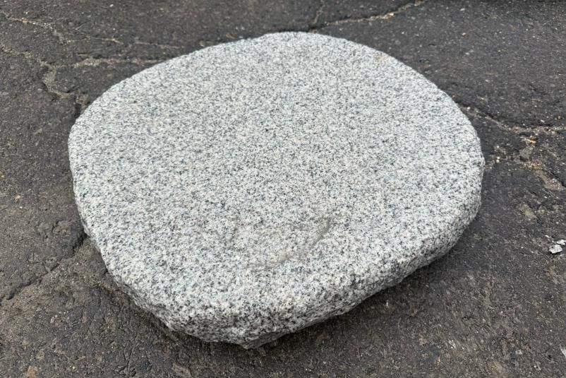 御影石飛石 白 450mm<価格,サイズ,色>|庭ガーデニングの粋で 御影石飛石 白 450mm<価格,サイズ,色>|庭ガーデニングの粋で