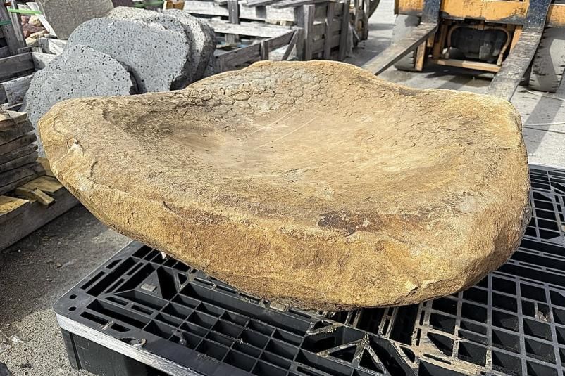 ジャワ鉄平石 自然石水鉢 ②｜庭ガーデニングの粋でおしゃれな石の専門