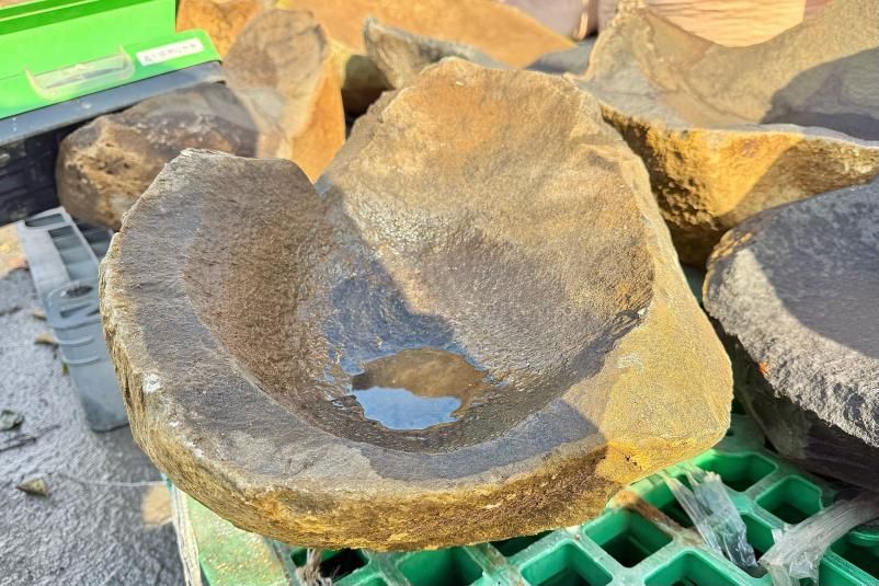 ジャワ鉄平石 自然石水鉢 ⑤｜庭ガーデニングの粋でおしゃれな石