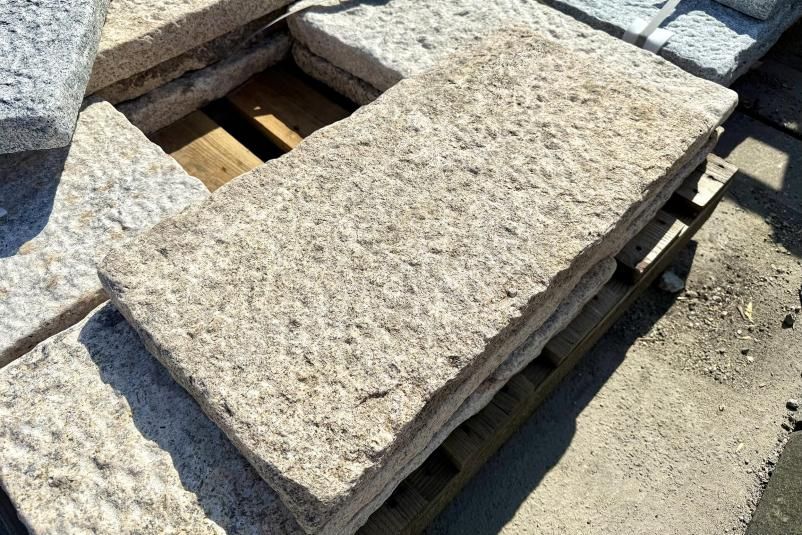 揖斐石 水鉢 130*110*100mm|岐阜・愛知で庭石販売と庭造りの 揖斐石 水鉢 130*110*100mm|岐阜・愛知で庭石販売と庭造りの