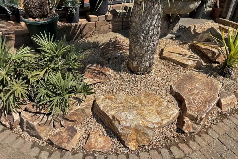 ゼウスロック（新みかも石）200-300mm｜庭ガーデニングの粋で