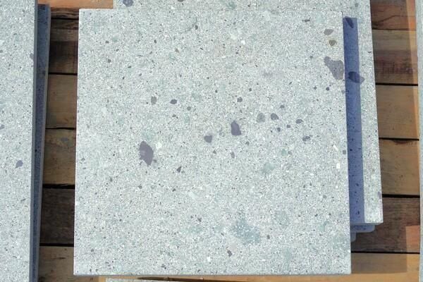 Sustainable circle① チャート石 100〜200㎜ Sustainable circle様