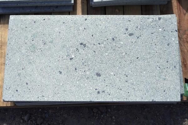 さざれ石 110 ＊130 ＊100cm｜岐阜・愛知で庭石販売と庭造りの