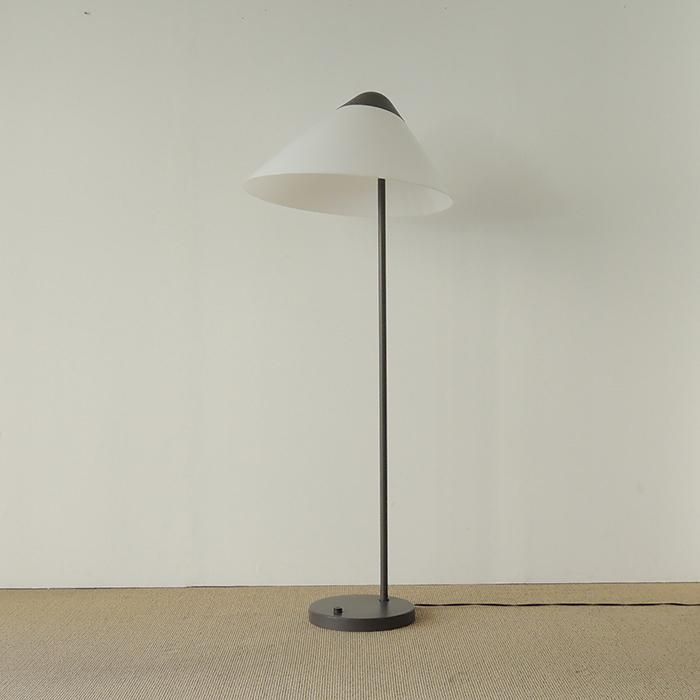 Hans J. Wegner / Opala Floor Lamp (1980s) - VINTAGE&USED - DWARF Hans J. Wegner / Opala Floor Lamp (1980s) - VINTAGE&USED - DWARF
