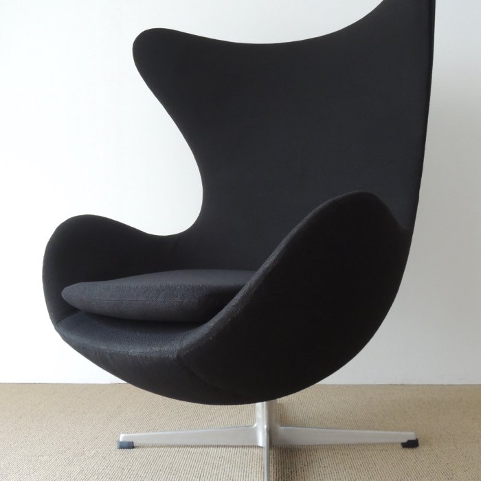 Arne Jacobsen / Egg Chair & Ottoman (1960s) - VINTAGE - DWARF