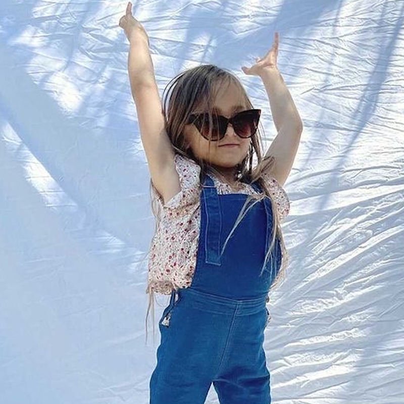 <img class='new_mark_img1' src='https://img.shop-pro.jp/img/new/icons5.gif' style='border:none;display:inline;margin:0px;padding:0px;width:auto;' />Twin Collective Kids <br> Farrah Flare denim Overall Retro Blue<br>オーバーオール コットンデニム(twincollective)