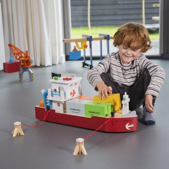 送料無料】 木製コンテナ船 - New Classic Toys (ニュー
