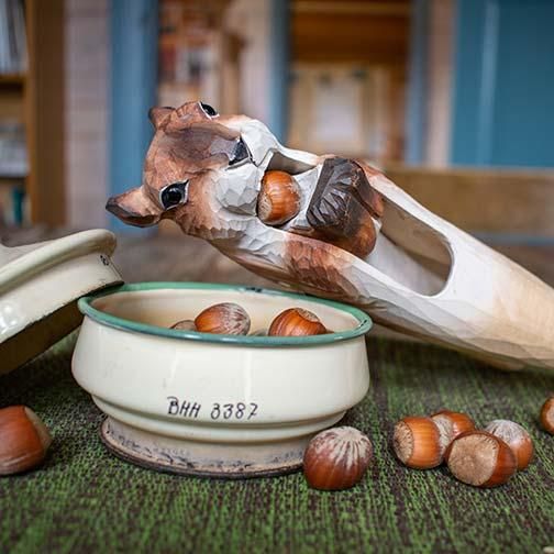 リスのクルミ割り器 - Wildlife Garden (ワイルドライフガーデン