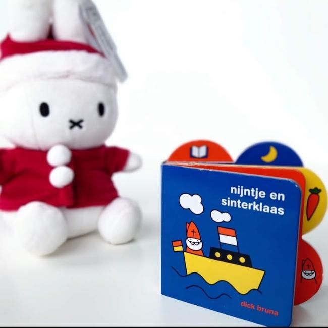 ミッフィー 「nijntje en sinterklaas」 オランダ語原書・洋書