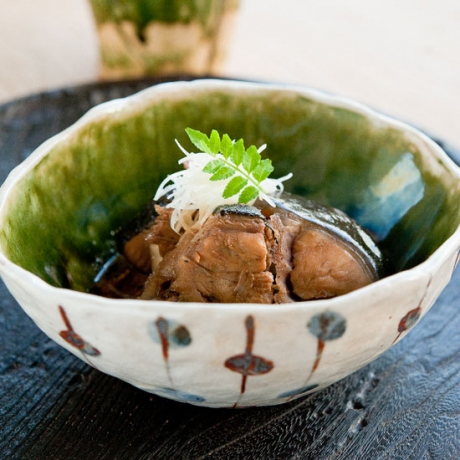 織部玉すだれ文6寸たわみ皿 - 和食器通販 うつわ耶馬都｜食卓を