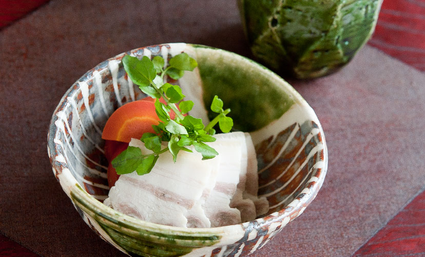 志野織部十草煮物鉢（小） - 和食器通販 うつわ耶馬都｜食卓を