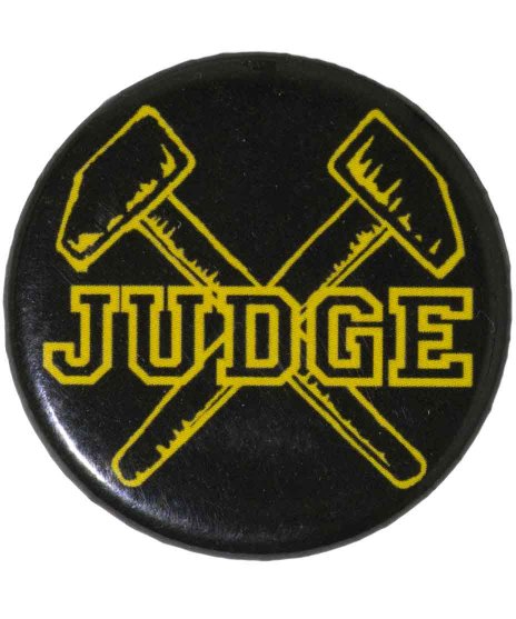 Judge/オフィシャル缶バッジ/バンドロゴカラー：ブラック<br>サイズ：32mm<br>Judgeバンドロゴバッジ