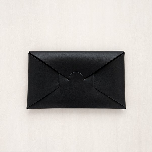 <img class='new_mark_img1' src='https://img.shop-pro.jp/img/new/icons16.gif' style='border:none;display:inline;margin:0px;padding:0px;width:auto;' />ENVELOPE  LEATHER  WALLET