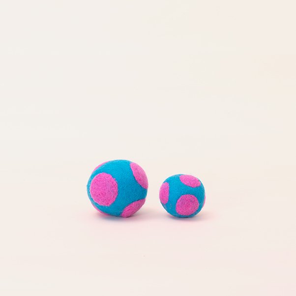 <img class='new_mark_img1' src='https://img.shop-pro.jp/img/new/icons20.gif' style='border:none;display:inline;margin:0px;padding:0px;width:auto;' />Polka Dot Boiled Wool Balls