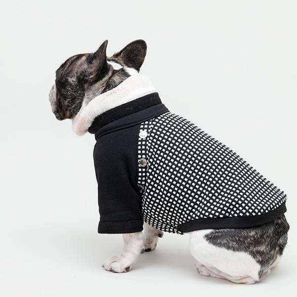 <img class='new_mark_img1' src='https://img.shop-pro.jp/img/new/icons20.gif' style='border:none;display:inline;margin:0px;padding:0px;width:auto;' />3D Checked Sweater