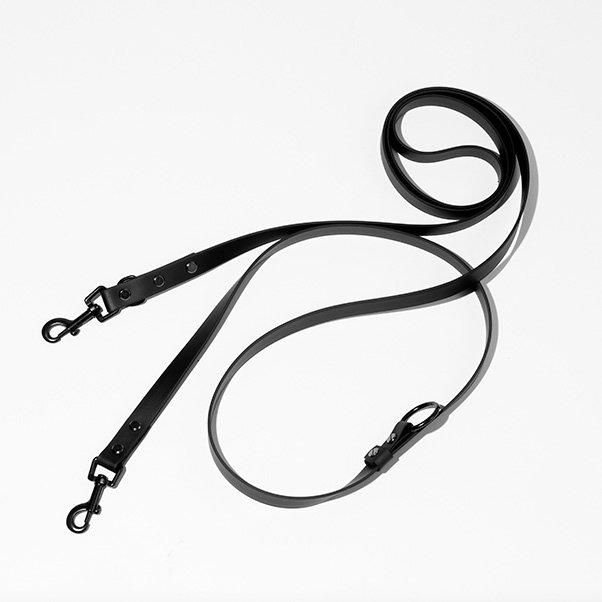 Shoulder leash with sliding station<img class='new_mark_img2' src='https://img.shop-pro.jp/img/new/icons5.gif' style='border:none;display:inline;margin:0px;padding:0px;width:auto;' />