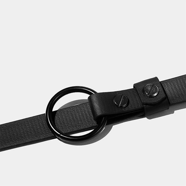 Shoulder leash with sliding station<img class='new_mark_img2' src='https://img.shop-pro.jp/img/new/icons5.gif' style='border:none;display:inline;margin:0px;padding:0px;width:auto;' />