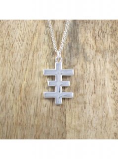 LOVE JESSE DESIGNS / SILVER PSYCHIC CROSS NECKLACE