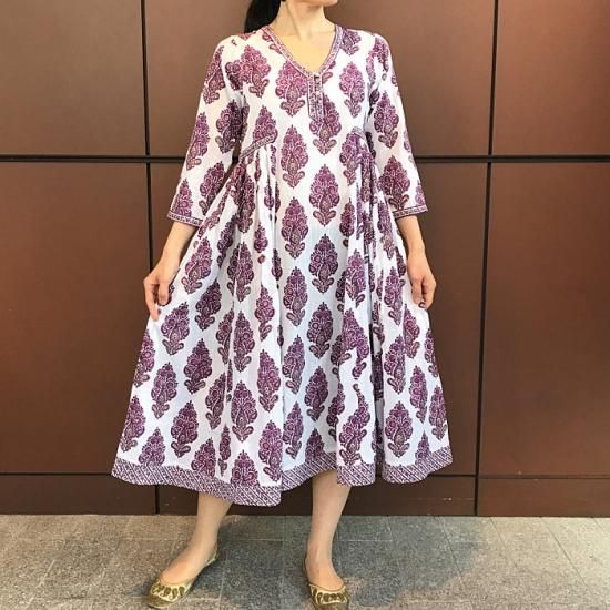 Anokhi ブロックプリントワンピース 白 パープル Mサイズ インドのファッションアイテム 雑貨の通販 チャンドニー