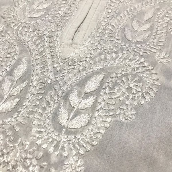 (30%引き) チカンカリ刺繍コットンチュニック ホワイト 2Lサイズ - インドのファッションアイテム・雑貨の通販 チャンドニー
