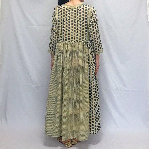 アジュラックインディゴワンピース M/Lサイズ - インドの アジュラックインディゴワンピース M/Lサイズ - インドの