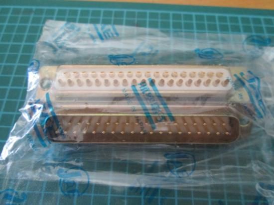 D Sub 37ピン ケーブル用 オス Dc 37p 電子部品通販 M A D