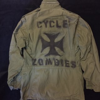 <img class='new_mark_img1' src='https://img.shop-pro.jp/img/new/icons16.gif' style='border:none;display:inline;margin:0px;padding:0px;width:auto;' />CYCLE ZOMBIES  Garage Made IRONCROSS M65 USED OLIVE 