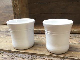 トランシルバニアの白い陶器　コップ