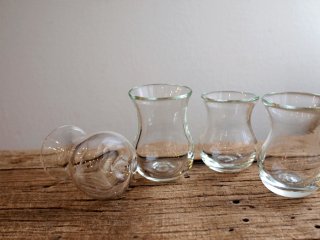 イランの手吹きガラス　チャイグラス
