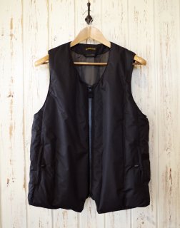 <img class='new_mark_img1' src='https://img.shop-pro.jp/img/new/icons16.gif' style='border:none;display:inline;margin:0px;padding:0px;width:auto;' />COMFY   UKON VEST