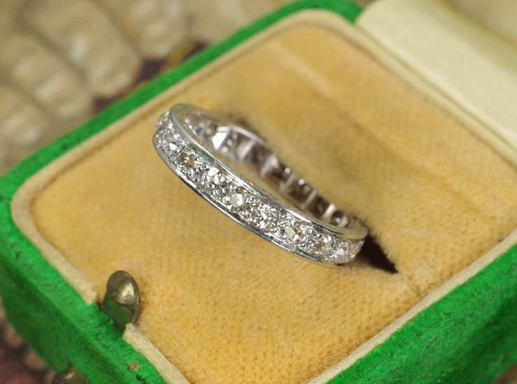 アンティークプラチナダイヤエタニティリング