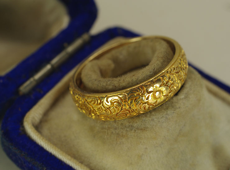 ヴィクトリアン18金彫金リング ヴィクトリアン18金彫金リング