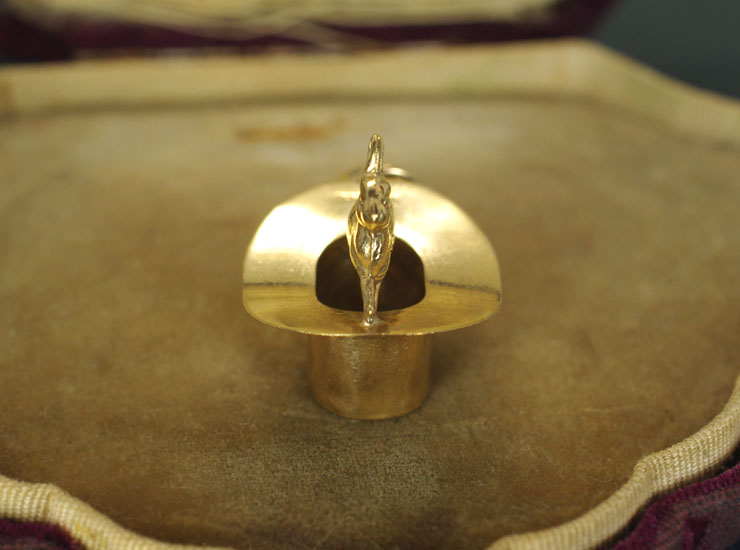 ヴィンテージK9マジックハットうさぎチャーム