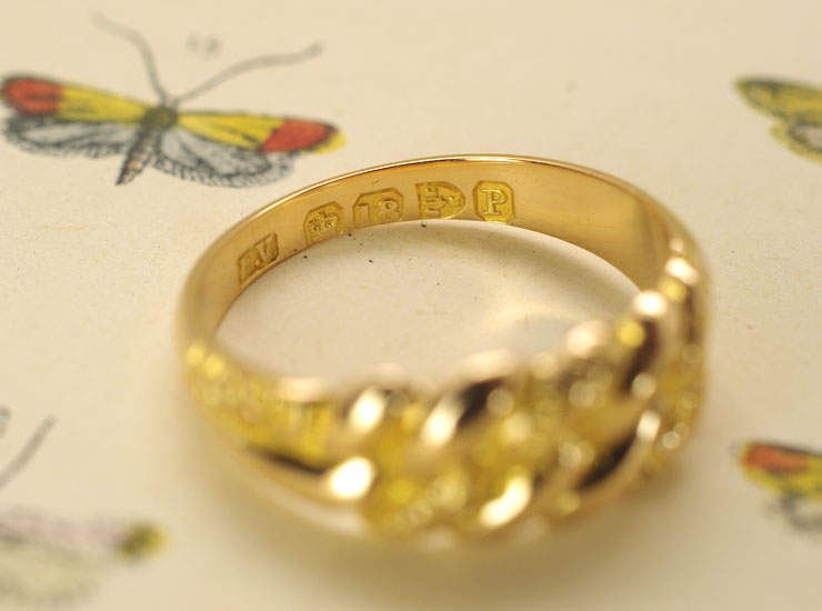 ヴィクトリアンK18キーパーリング