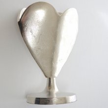 ハート形花器・アルミニウム製（h30xφ16.5cm）