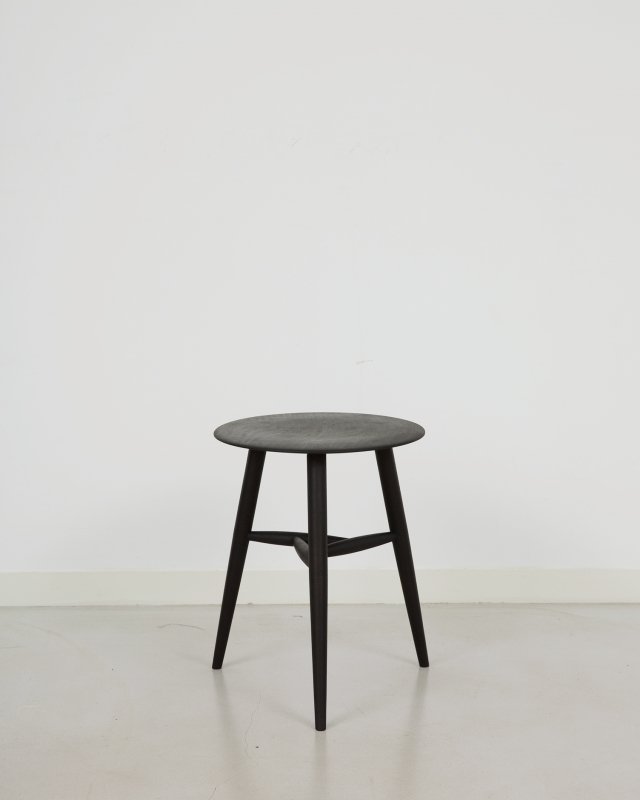 Hiroto Nakanishi  Wood Stool 