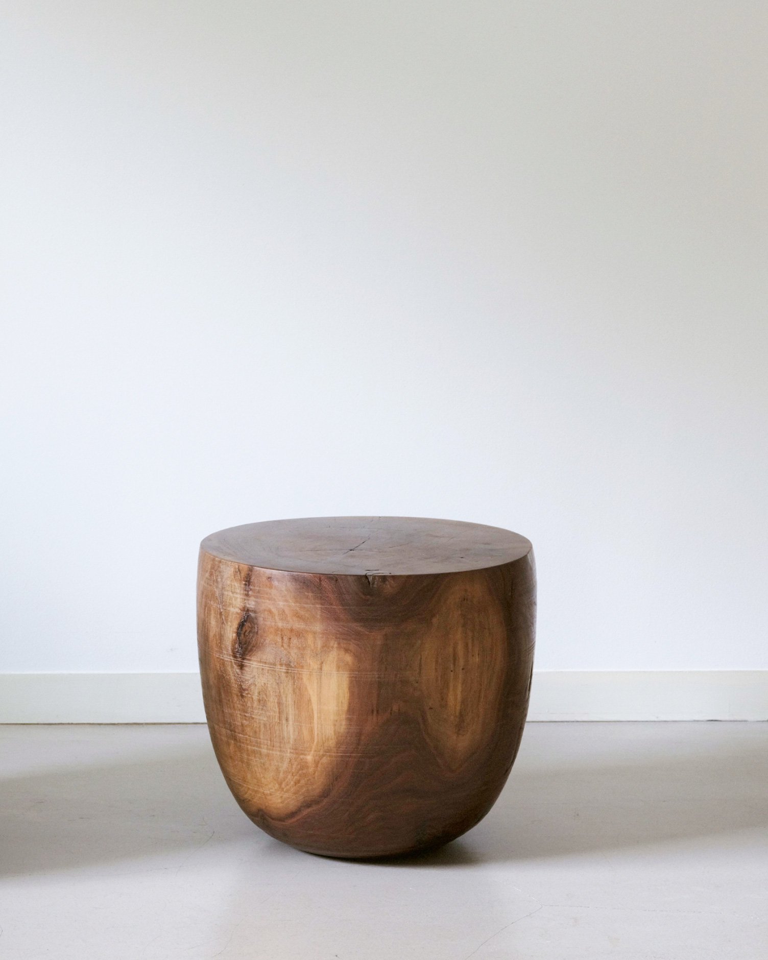 George Peterson Wooden table no.4 - E store | 08book