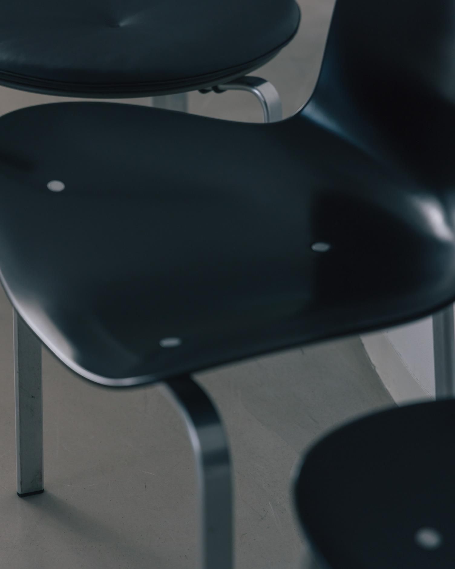 Poul Kjaerholm PK8 - E store | 08book