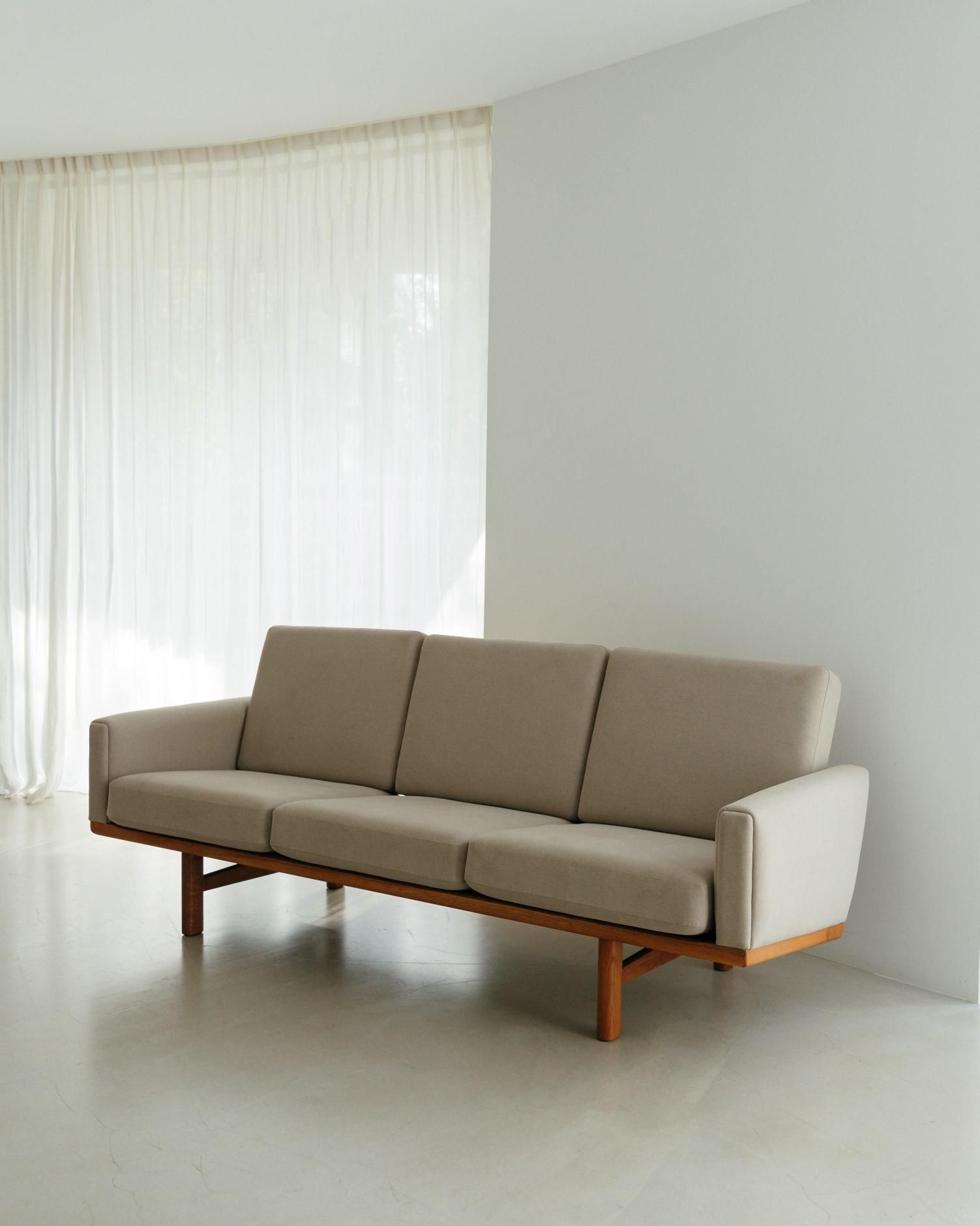 Hans J Wegner Sofa GE236 - E store | 08book Hans J Wegner Sofa GE236 - E store | 08book