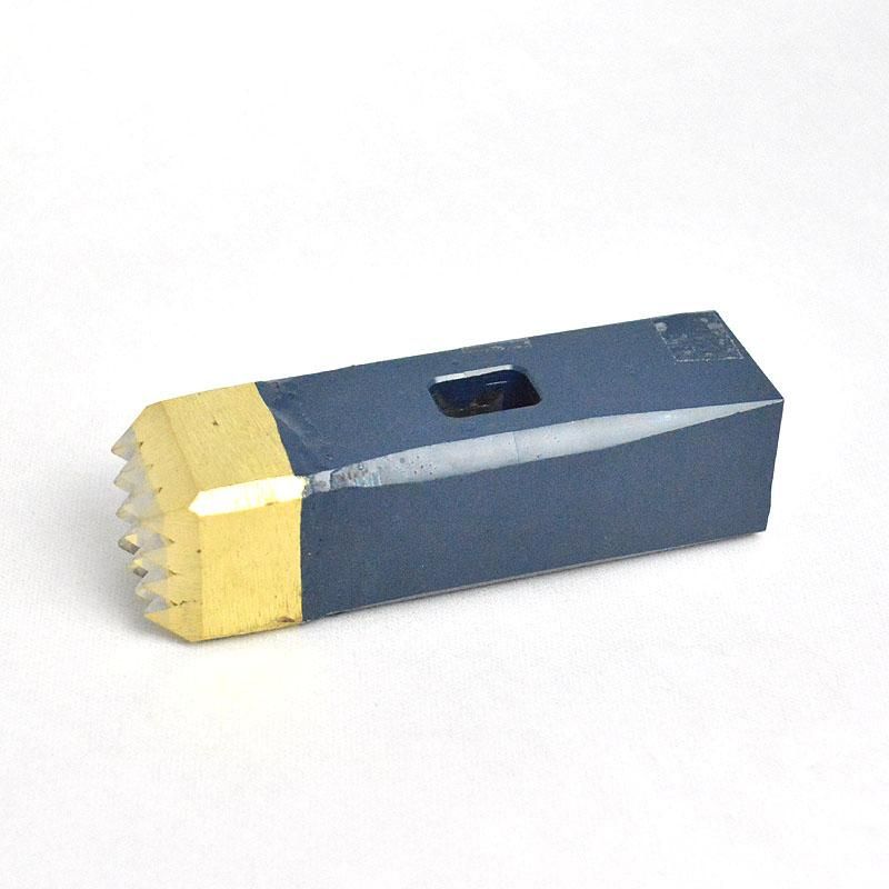 本石用ビシャン 片面 8枚64山 3×3×15 40角×L135 ナニワ合金 - 石材工具・墓所用品プロショップ Kzool (ケヅール)